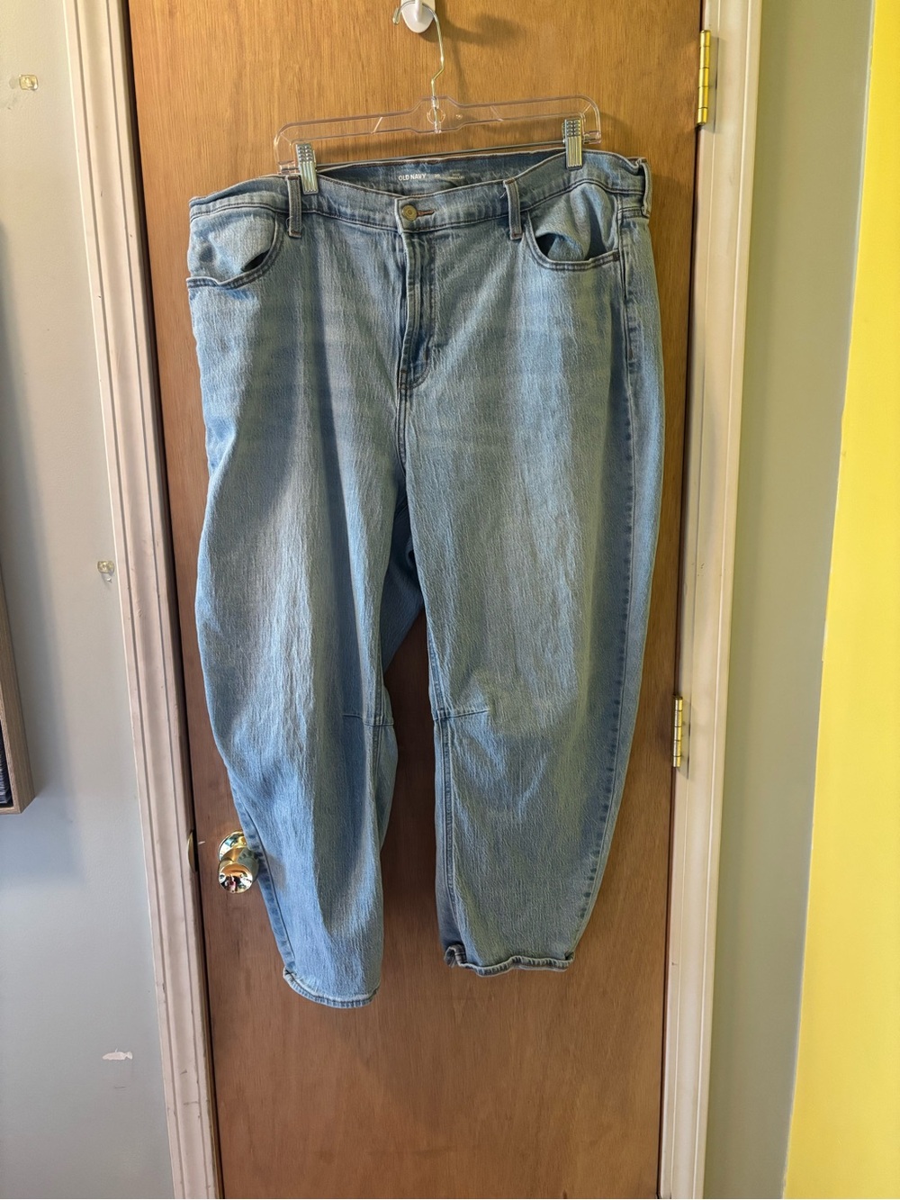 Old Navy High-Rise Wow Barrel Leg Jeans